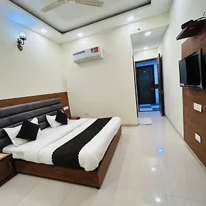 Hotel Woodlark Chandigarh !! Rated & Awarded In Tricity !!